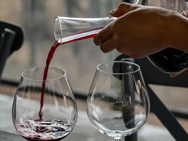 What does it mean when people say 'a wine must breathe'?